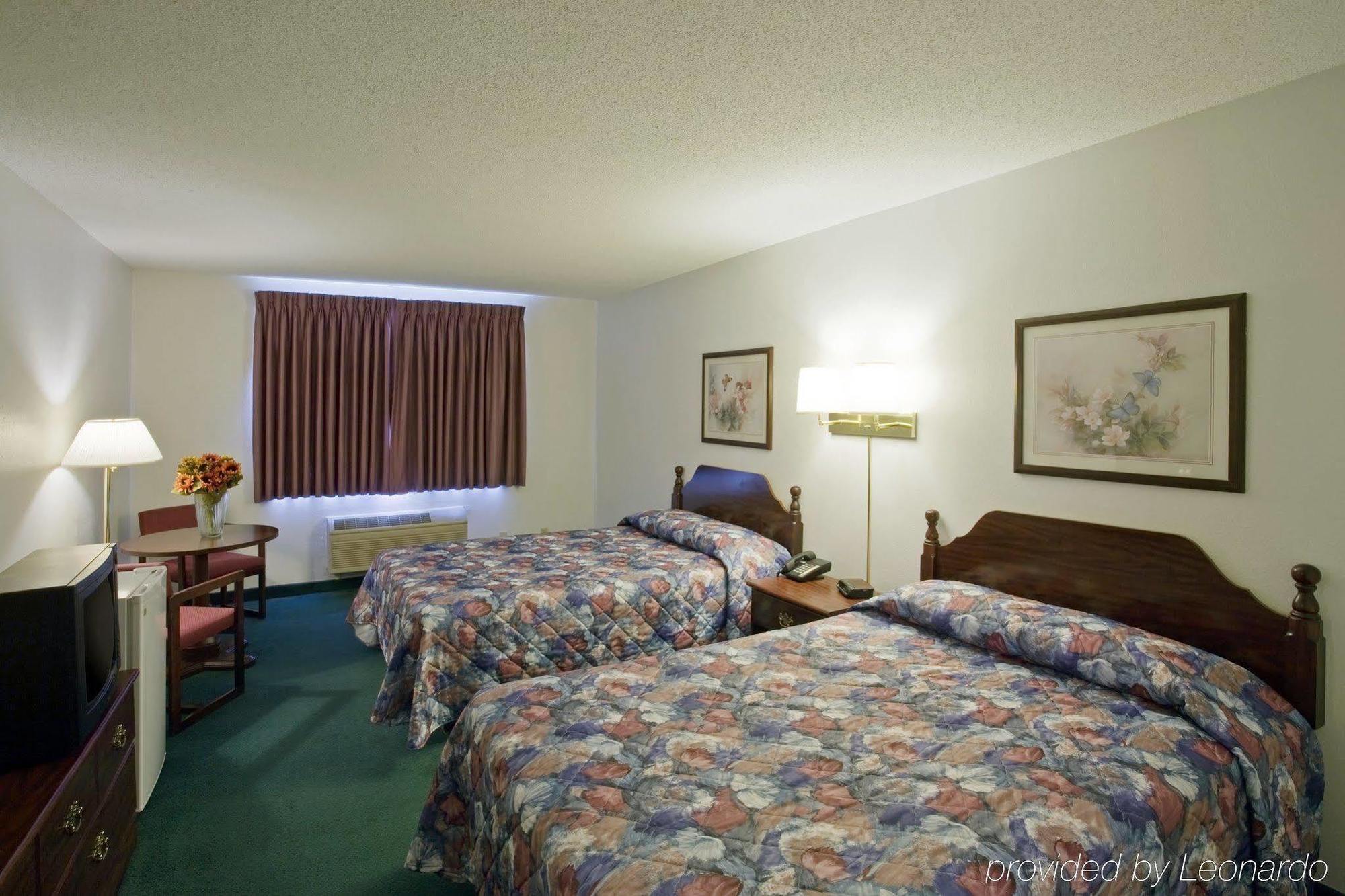 Americas Best Value Inn-Holts Summit/Jefferson City Room photo